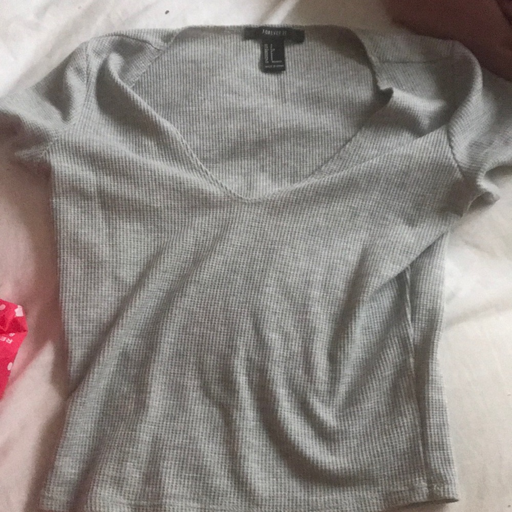 Grey vneck tshirt